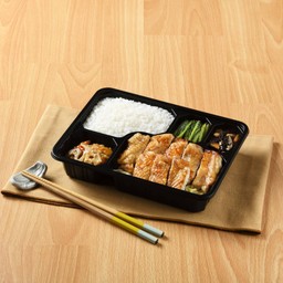 ไก่ย่างถ่านซอสโมโรมิ