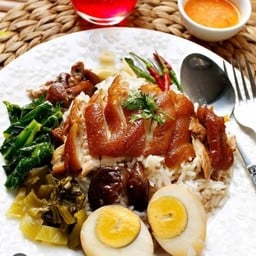ข้าวขาหมูคุณยาย (หน้าราชภัฏ) -