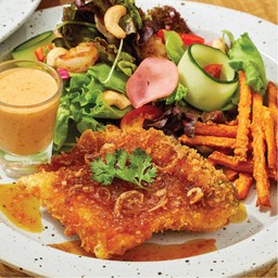 สเต็กปลากะพงกรอบ ซอสพริกเหลืองดอยออร์แกนิค