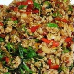 ผัดกระเพราหมูสับ