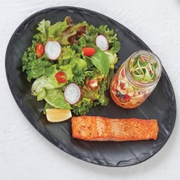 สลัดปลาแซลมอนอินเดอะการ์เด้น