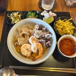 ข้าวซอยทะเลผัดแห้ง