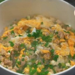 แกงจืดไข่น้ำหมูสับใส่สาหร่าย (ไข่ไม่ทอด)