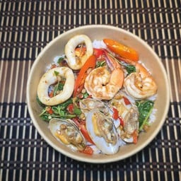 ข้าวกะเพรารวมทะเล