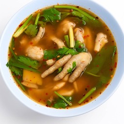 ต้มแซ่บตีนไก่