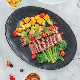 สลัดทูน่าลอยน์อินเดอะการ์เด้น