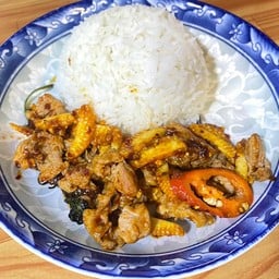 ผัดพริกเผาราดข้าว