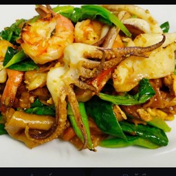 ผัดซีอิ๋วทะเล