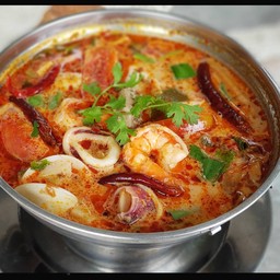 ต้มยำรวมมิตร(หมู ไก่ กุ้ง หมึก)