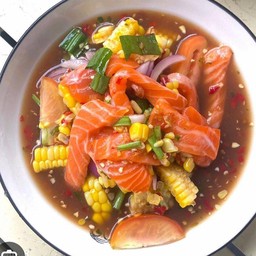 ยำแซลมอน