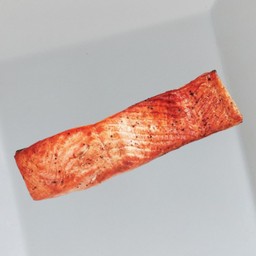 สเต๊กปลาแซลมอนย่างเกลือ