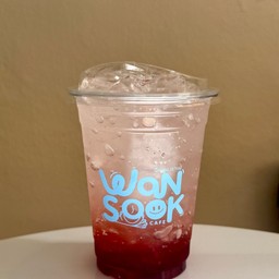 สตอเบอร์รี่ โซดา