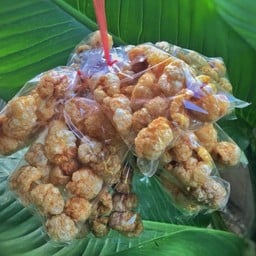 ส้มตำรถเข็นแดง(แยกยูเม๊ะ)