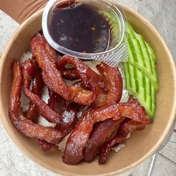 ข้าวหมูแดดเดียวทอด