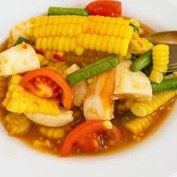 ตำข้าวโพดไข่เค็ม