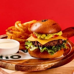 วากิวชีสเบอร์เกอร์และอาโวคาโด