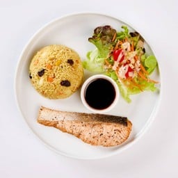 ข้าวผัดสับปะรดปลาย่างซอสเทริยากิ