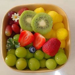 ผลไม้พร้อมทานสดใหม่และอาหารตามสั่ง เนเชอร์รัลวิลล์ร่มเกลัา