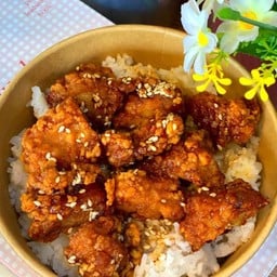 ข้าวไก่กรอบผัดซอสหวาน