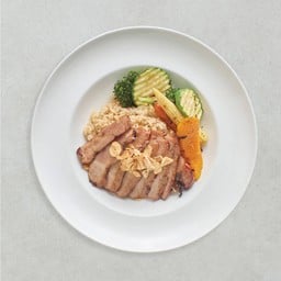 ข้าวผัดมันเนื้อและหมูคูโรบูตะย่าง