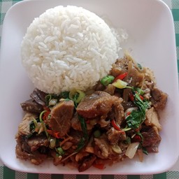 ข้าวกระเพราเนื้อเปื่อย