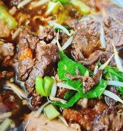 ก๋วยเตี๋ยวเนื้อตุ๋น