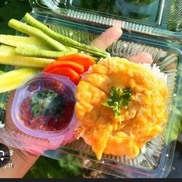 ข้าวไข่เจียว+เเจ่วบอง+ผักสด