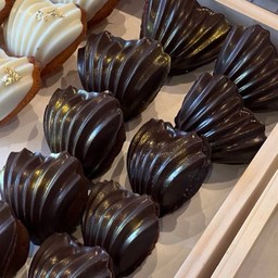 chocolate peanut butter madeleine