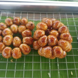 ไส้กรอกอีสาน 1 ชุดมี25ลูก ฟรีพริก,ผัก,ขิงดอง