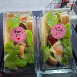 แซนวิชห่มผ้า