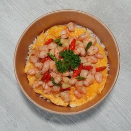 ข้าวไข่ข้นหน้ากุ้งคั่วพริกขี้หนู  แถมฟรีเครื่องดื่ม