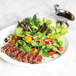 สลัดร็อกเก็ตทูน่าลอยน์