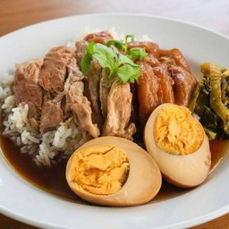 ข้าวขาหมู+ไข่
