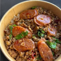 ข้าวกะเพราหมูสับ&กุนเชียงพริกแห้ง