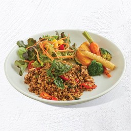 สลัดควินัวกะเพราอกไก่