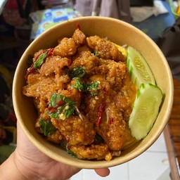 ข้าวไข่ข้นไก่กรอบซอสกะเพรา