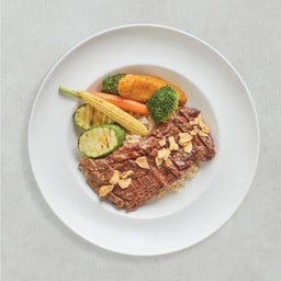 ข้าวผัดมันเนื้อและเนื้อออสเตรเลียนแองกัสสเกิร์ต