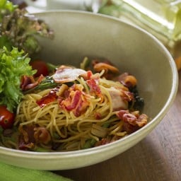 แองเจิ้ลแฮร์ผักเคลออร์แกนิคพริกแห้งเบคอนกรอบ