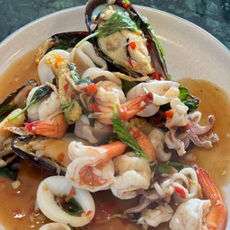 กระเพราทะเล(จาน)