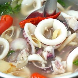 ต้มยำปลาหมึก