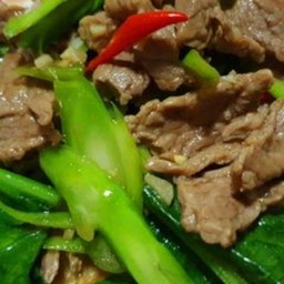 เนื้อผัดคะน้า