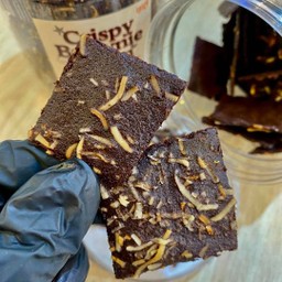 Ginzy Crispy Brownie Vegan.  Coconut