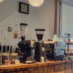 ปัณณ์ by วรวิทย์ไข่จาว (กาแฟและเบเกอรี่)