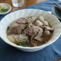 อาหารตามสั่ง/ก๋วยเตี๋ยว เจ๊สาว หลังโรงพยาบาลพริ้น