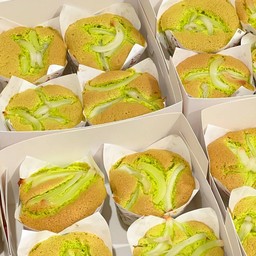 เค้กใบเตยมะพร้าวลาวา