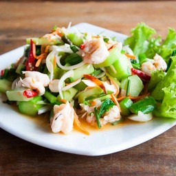 ยำก้านคะน้ากุ้ง