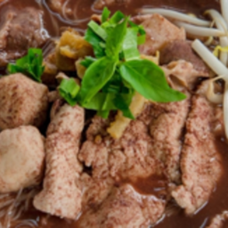 KG01.25 ก๋วยเตี๋ยวหมูตุ๋น 50 กรัม+ลูกชิ้นหมูฮั้งเพ้ง 3 ลูก