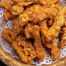 ข้าวเหนียวหมูทอด&น้ำจิ้มแจ่ว