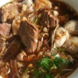 KG02.18 เนื้อวัวตุ๋น 100 กรัม+ลูกชิ้นเนื้อวัวแชมป์ 3 ลูก