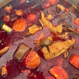 ขนมจีน มาม่าบุฟเฟ่ต์เครื่อง หน้าโรงเรียนมัธยมสันกำแพง